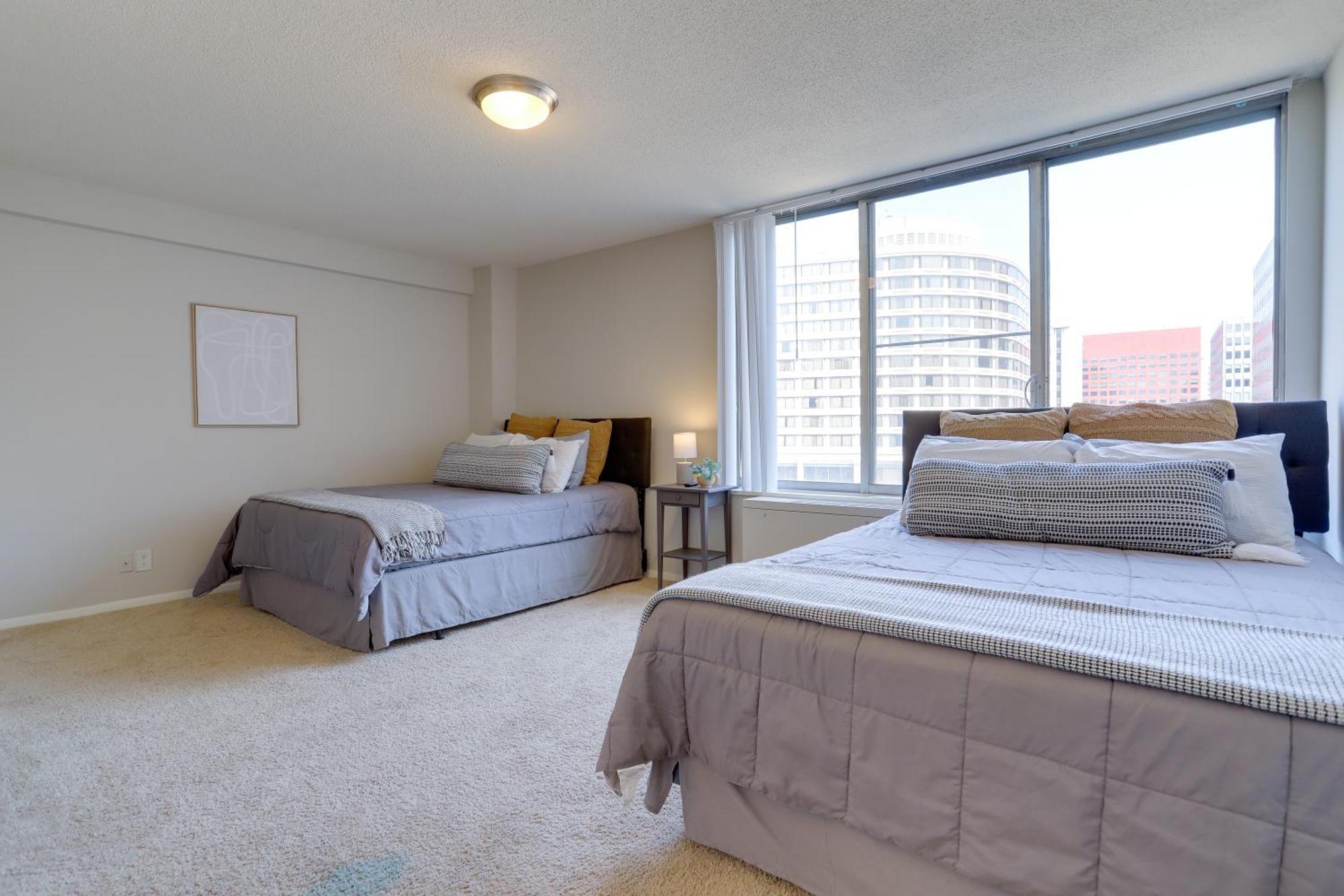 Beautiful 2Br Apartment At Crystal City With Gym Arlington Esterno foto