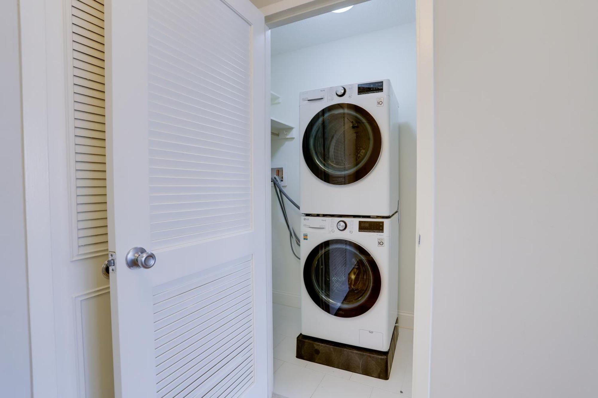 Beautiful 2Br Apartment At Crystal City With Gym Arlington Esterno foto