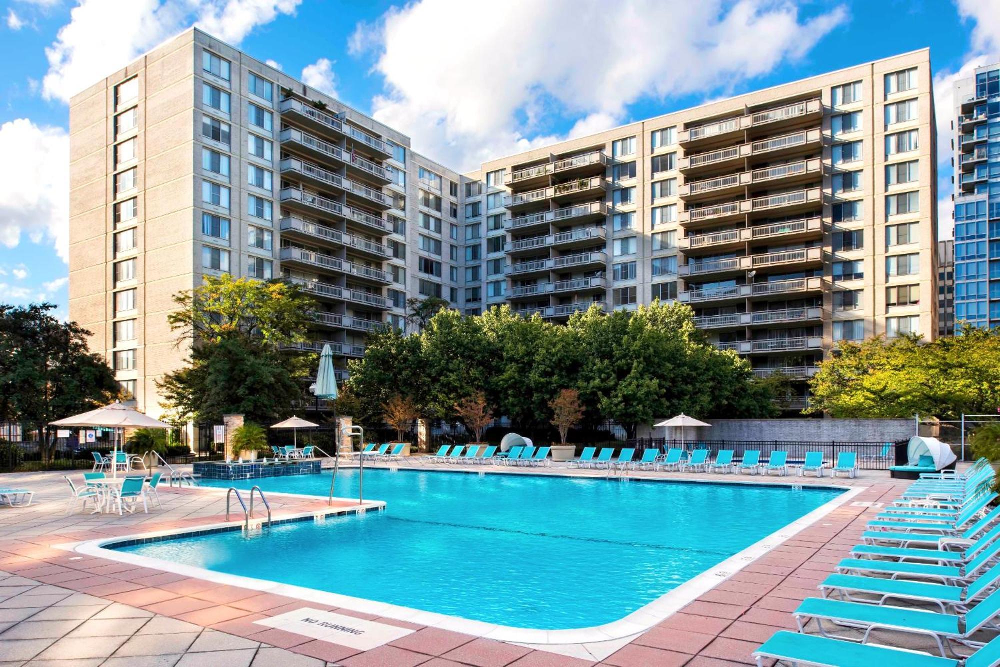 Beautiful 2Br Apartment At Crystal City With Gym Arlington Esterno foto